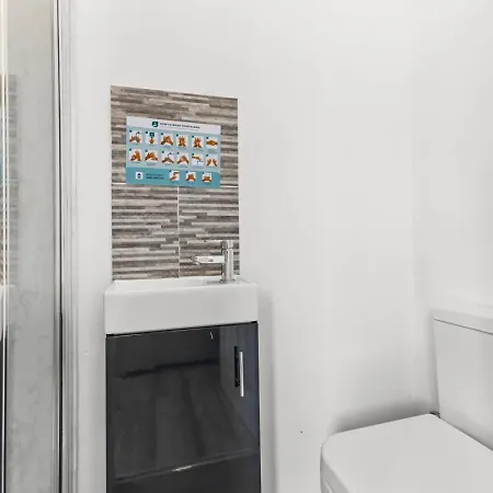 Spacious 4br 4bath With Free Parking In Апартаменты