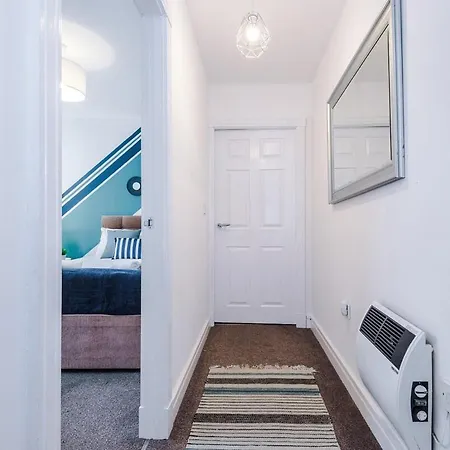 شقة Cosy 2br In Center - With Wifi, Kitchen & Parking