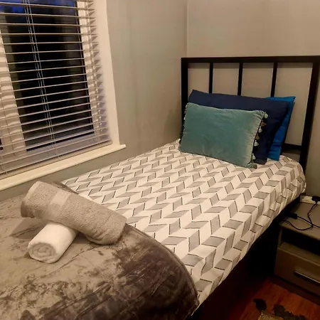 3bedroom-sleeps5-wifi-singlecarparking Semesterbostad *