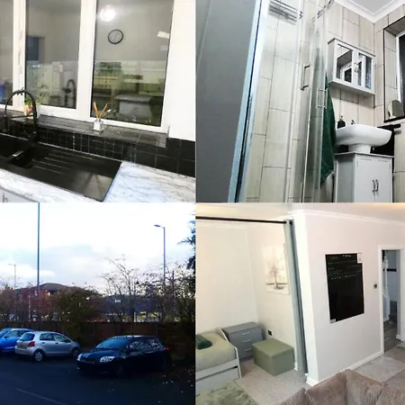 Spacious 3 Bedrooms 7 Beds Maisonette With 1 Bathroom 1wc 4 Smart Tv's With Adaptable Lounge Area Tram Access Near Salford Quays And Mcr Centre Appartement Manchester