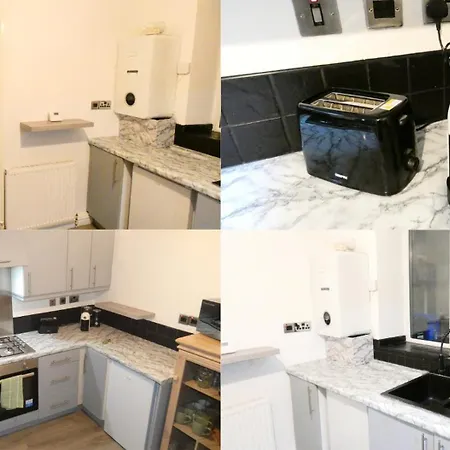 Appartement Spacious 3 Bedrooms 7 Beds Maisonette With 1 Bathroom 1wc 4 Smart Tv's With Adaptable Lounge Area Tram Access Near Salford Quays And Mcr Centre *