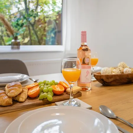 Lux 3 Bd House, Sleeps 8, Free Parking, Perfect For Contractors, Families, Near And Etihad * Manchester