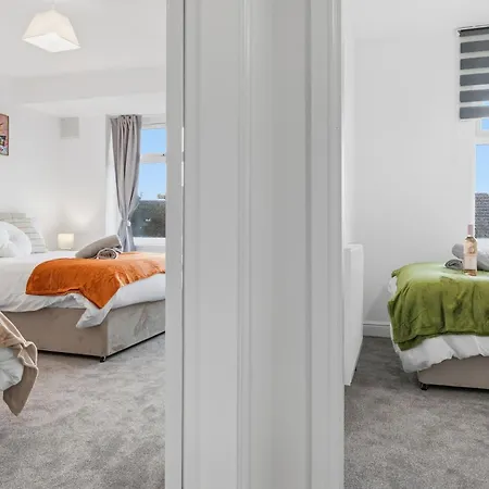 Lux 3 Bd House, Sleeps 8, Free Parking, Perfect For Contractors, Families, Near And Etihad * Manchester