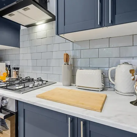 Casa vacanze Lux 3 Bd House, Sleeps 8, Free Parking, Perfect For Contractors, Families, Near And Etihad Manchester