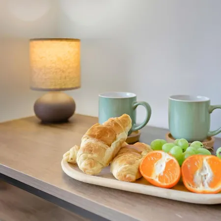 Lux 3 Bd House, Sleeps 8, Free Parking, Perfect For Contractors, Families, Near And Etihad Casa vacanze *