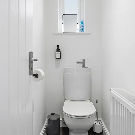 Lux 3 Bd House, Sleeps 8, Free Parking, Perfect For Contractors, Families, Near And Etihad Manchester
