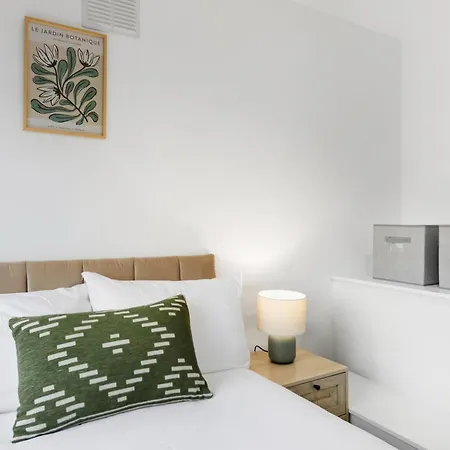 Lux 3 Bd House, Sleeps 8, Free Parking, Perfect For Contractors, Families, Near And Etihad