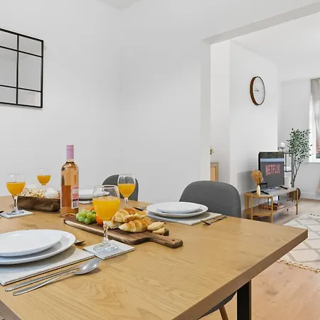 Lux 3 Bd House, Sleeps 8, Free Parking, Perfect For Contractors, Families, Near And Etihad