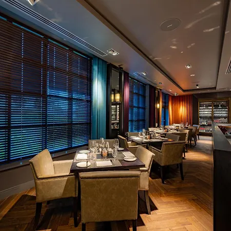 Dakota Airport 4* Manchester