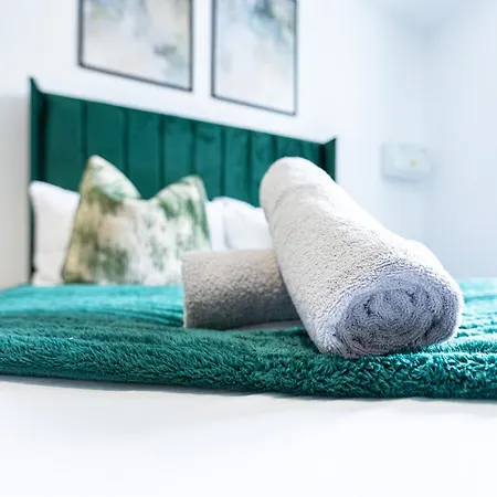 Apartment The Emerald 1br Near Etihad & Coop Live *
