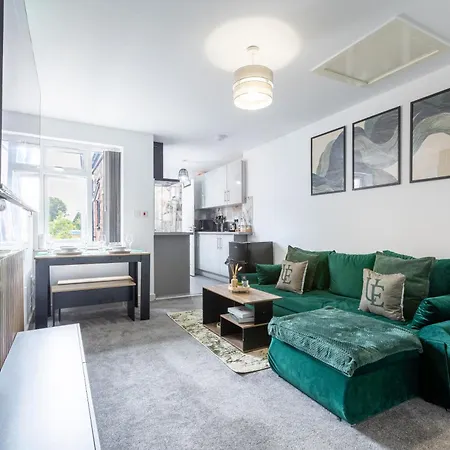 The Emerald 1br Near Etihad & Coop Live Apartment