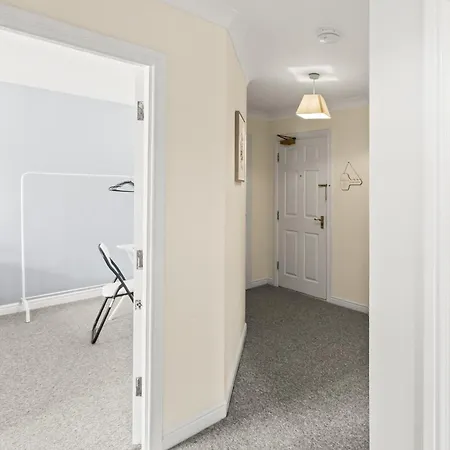 Apartman Arosa Escape- Modern2 Bed Suite,sleeps 5,free Parking,ps4,kingbed,wifi,near Christies