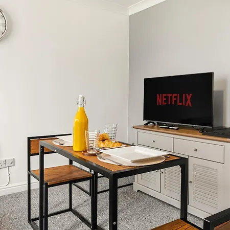 Apartman Arosa Escape- Modern2 Bed Suite,sleeps 5,free Parking,ps4,kingbed,wifi,near Christies *