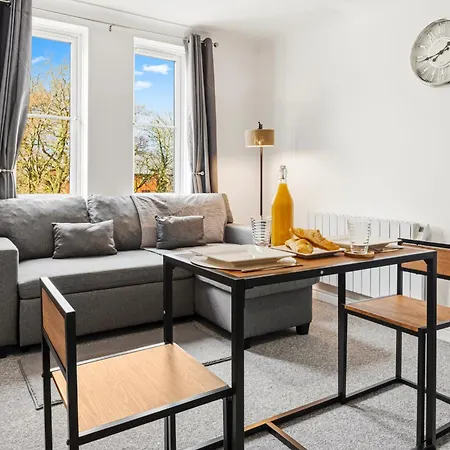 Apartman Arosa Escape- Modern2 Bed Suite,sleeps 5,free Parking,ps4,kingbed,wifi,near Christies Manchester