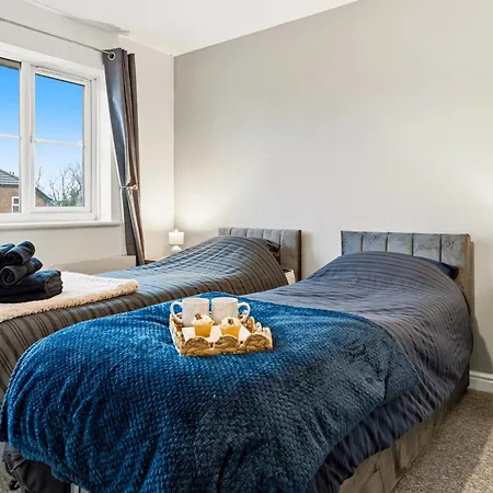 Arosa Escape- Modern2 Bed Suite,sleeps 5,free Parking,ps4,kingbed,wifi,near Christies Manchester