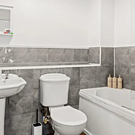 Apartman Arosa Escape- Modern2 Bed Suite,sleeps 5,free Parking,ps4,kingbed,wifi,near Christies