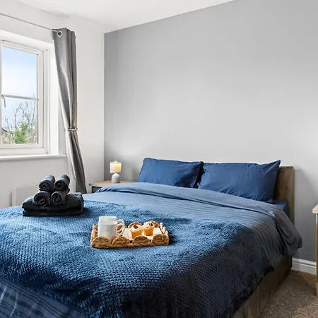 Arosa Escape- Modern2 Bed Suite,sleeps 5,free Parking,ps4,kingbed,wifi,near Christies Manchester