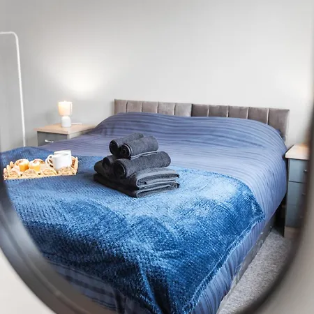 Arosa Escape- Modern2 Bed Suite,sleeps 5,free Parking,ps4,kingbed,wifi,near Christies Apartman