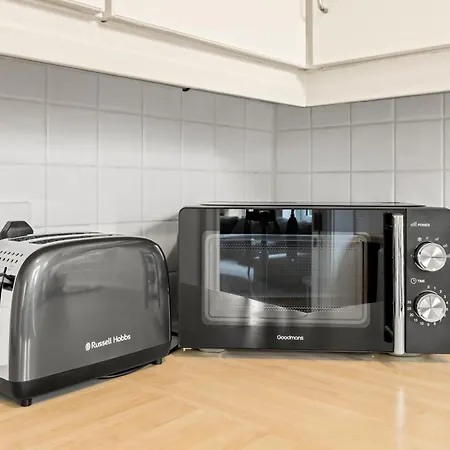 Apartman Arosa Escape- Modern2 Bed Suite,sleeps 5,free Parking,ps4,kingbed,wifi,near Christies Manchester