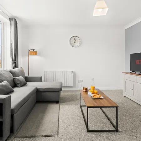 Arosa Escape- Modern2 Bed Suite,sleeps 5,free Parking,ps4,kingbed,wifi,near Christies Apartman Manchester