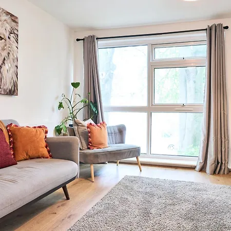 The Prestwich Pad By House Of Josef *