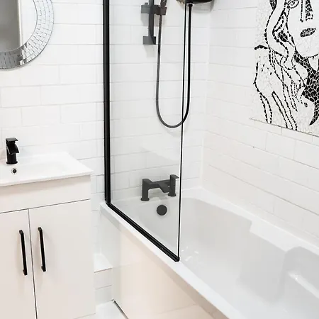 The Prestwich Pad By House Of Josef