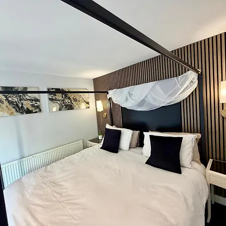 Spacious 4br House With Canal Views & Garden Casa de Férias Manchester