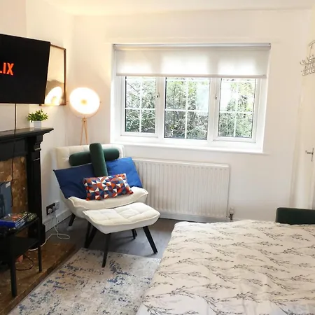 2bdr House 4 Beds & Sofa With 3 Tvs Netflix Ps4 Free Parking Near Mcr Ao Arena 別荘 マンチェスター