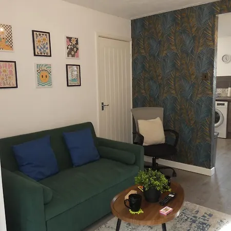 別荘 2bdr House 4 Beds & Sofa With 3 Tvs Netflix Ps4 Free Parking Near Mcr Ao Arena
