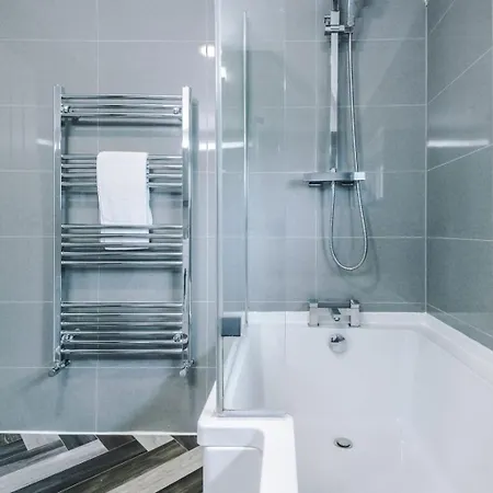 Casa de Férias 3Br House Near Etihad Stadium And Co-Op Live With Free Parking Manchester