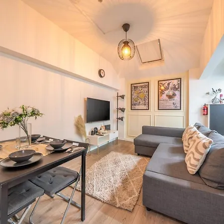 Apartment 2-4 Thomas Street , Next To Thomas House *