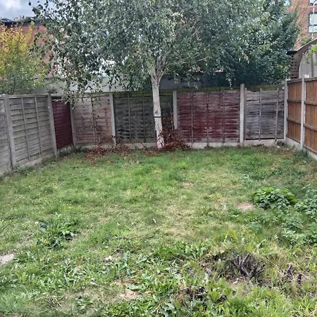 3-bed Salford Home, Free Parking & Wi-fi マンチェスター