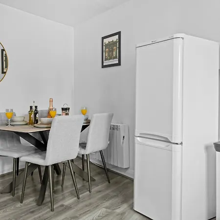 2br,prime Location Pad,free Parking,ps4,wifi,tourists