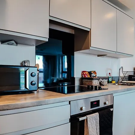 Modern Salford Flat *