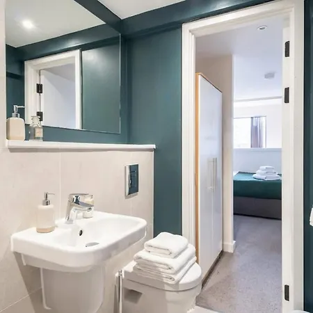 Lovely 2bed W Balcony アパート マンチェスター