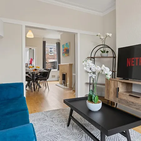 Tatil Evi Stylish 3br Mellor House Close To Old Trafford - Sleeps 5 Manchester