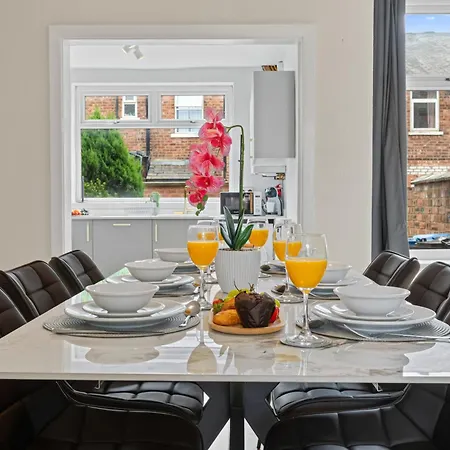 Tatil Evi Stylish 3br Mellor House Close To Old Trafford - Sleeps 5 Manchester