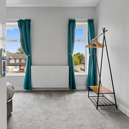 Stylish 3br Mellor House Close To Old Trafford - Sleeps 5