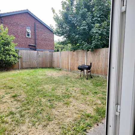 Cozy And Stylish Near Manchester