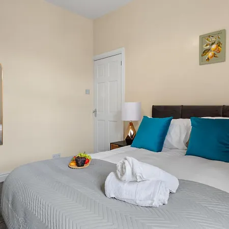 Stylish 3br Mellor House Close To Old Trafford - Sleeps 5 * Manchester
