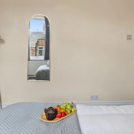 Stylish 3br Mellor House Close To Old Trafford - Sleeps 5