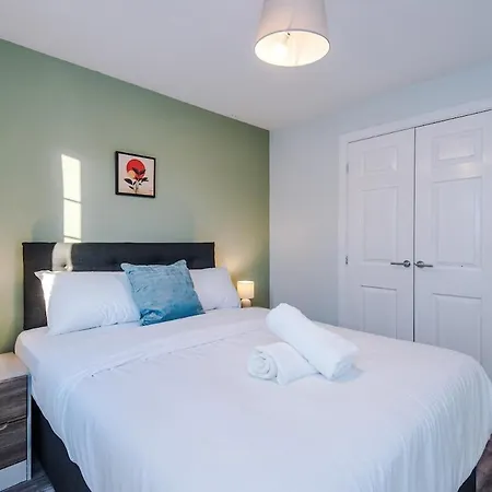 Vidale Court 2, Paprika Close- 4 Bedrooms Sleeps 7