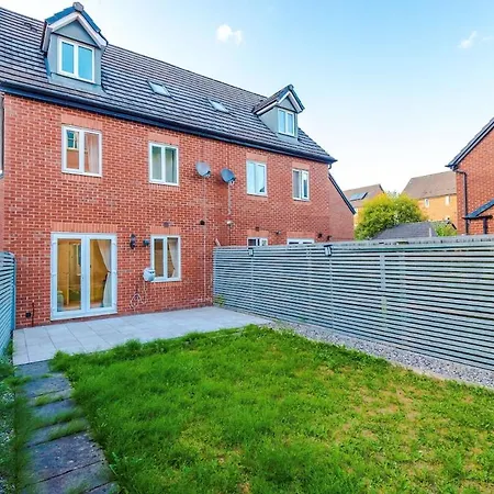 Vidale Court 2, Paprika Close- 4 Bedrooms Sleeps 7 Ferienhaus *
