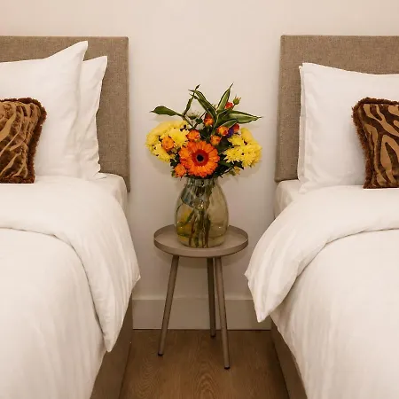 Spacious 3-bed - Ps5 -sleeps 8 - Near Etihad - Near Centre * Manchester