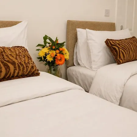 Spacious 3-bed - Ps5 -sleeps 8 - Near Etihad - Near Centre *