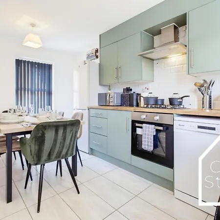 Vibrant Spacious 3 Bed With Pac Man & Ping Pong Near Centre - Free Parking Manchester