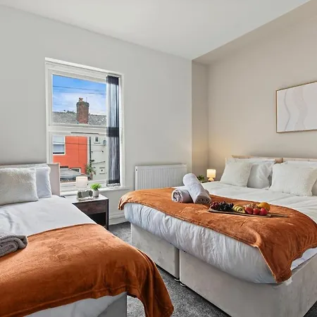 Casa de Férias 2 Bed Retreat -near Mri Oxford Rd- Sleeps 5 *