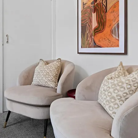 2 Bed Retreat -near Mri Oxford Rd- Sleeps 5 Casa de Férias