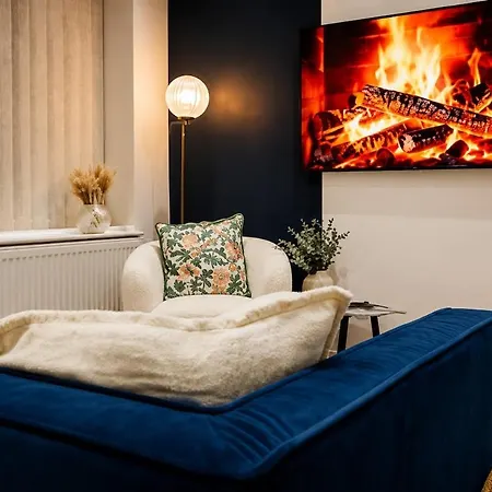Casa de Férias Spacious 3-bed - Ps5 -sleeps 8 - Near Etihad - Contractor And Long Discounts *