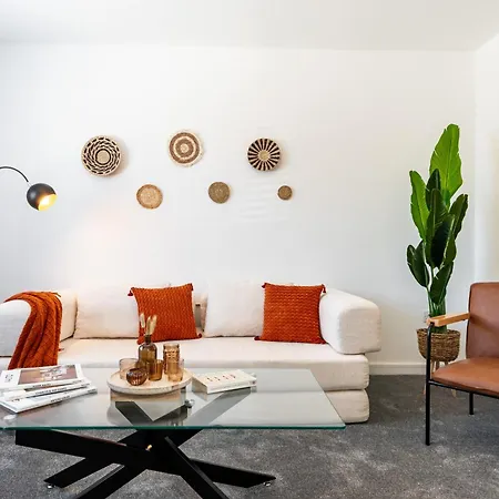Stylish 2br Home, 10 Mins To Etihad Stadium Casa de Férias Manchester